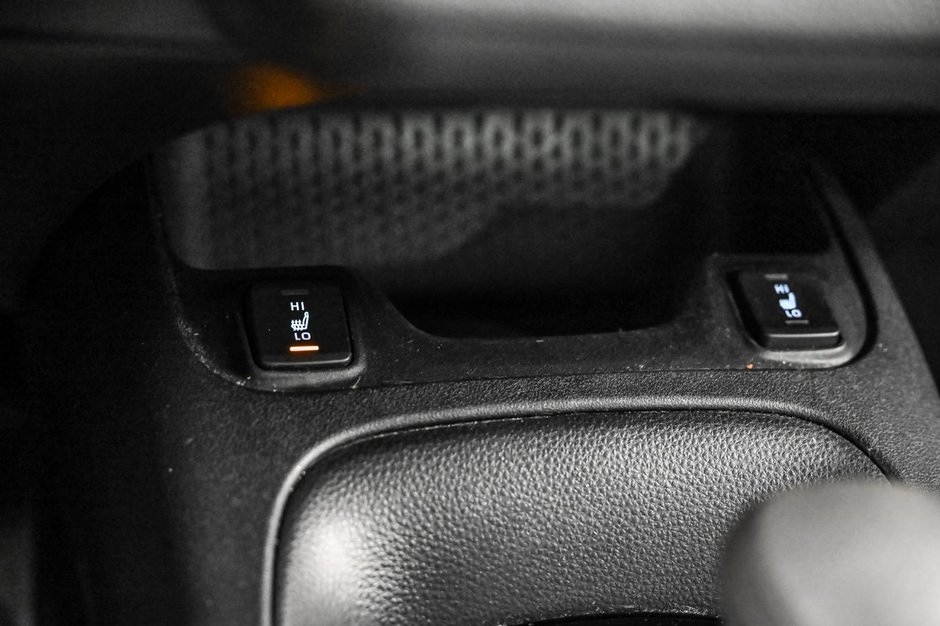 Toyota Corolla LE 2023-13