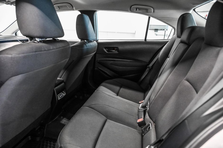 Toyota Corolla LE 2023-15