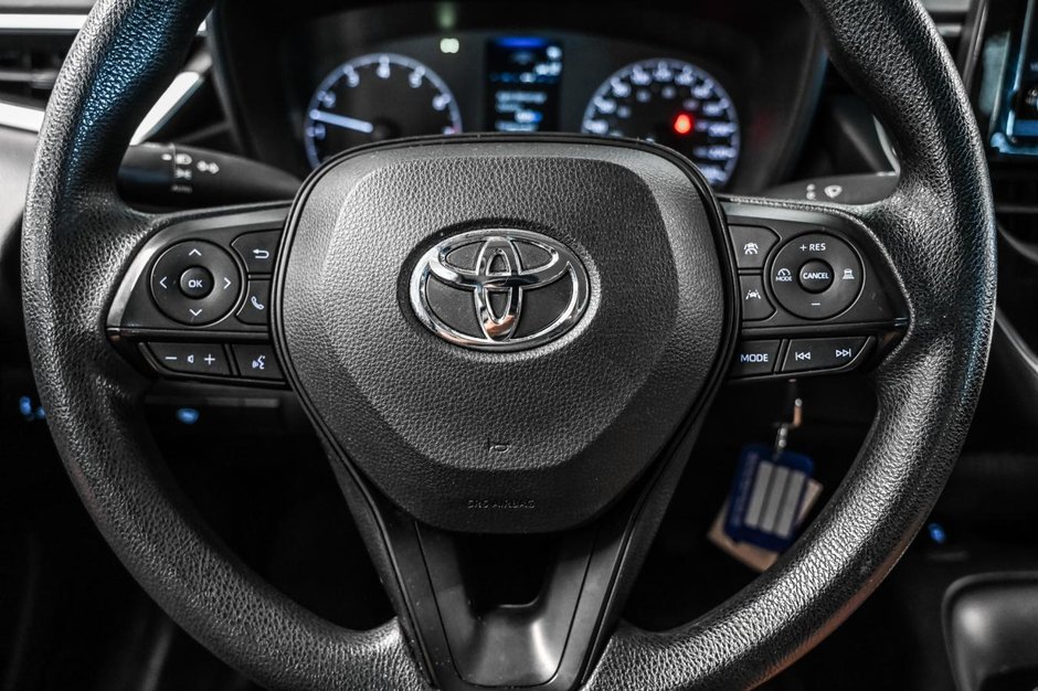 Toyota Corolla LE 2023-9