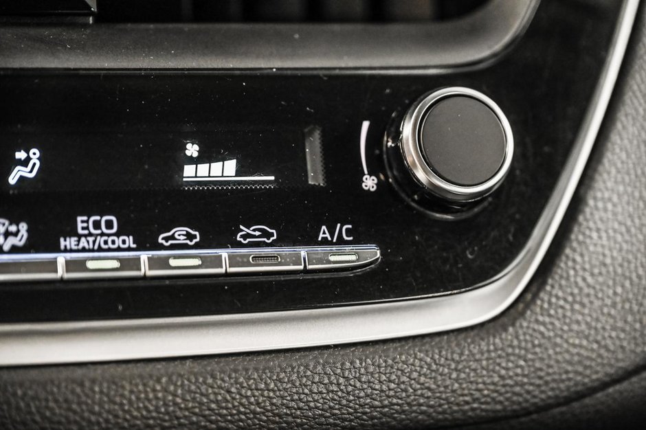 2023 Toyota Corolla LE-15