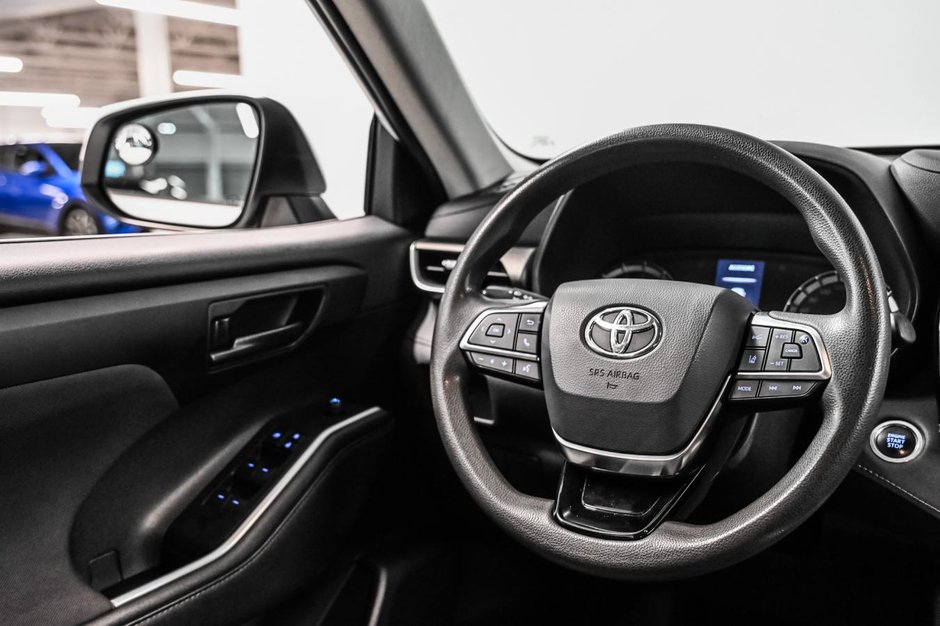 Toyota Highlander LE 2020-26