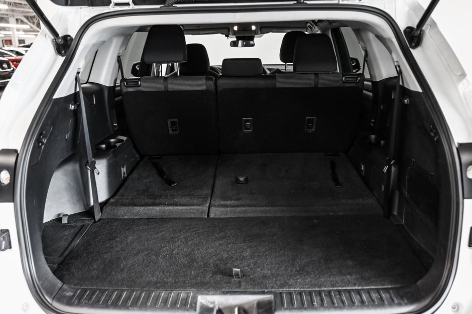 Toyota Highlander LE 2020-9