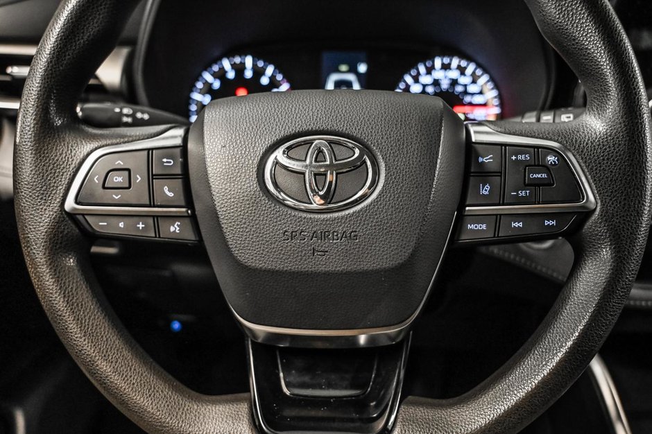 Toyota Highlander LE 2020-14