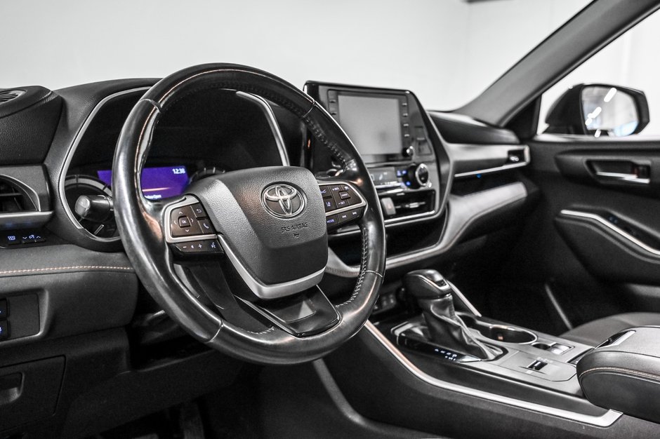 Toyota Highlander Hybrid XLE 2022-14