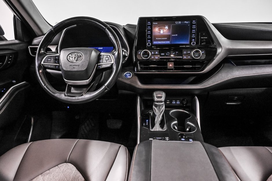 Toyota Highlander Hybrid XLE 2022-31