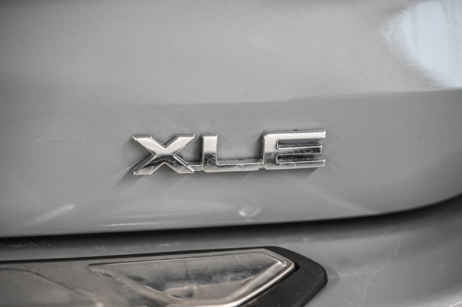 Toyota Highlander Hybrid XLE 2022-9