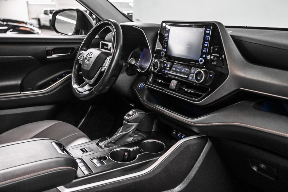 Toyota Highlander Hybrid XLE 2022-34
