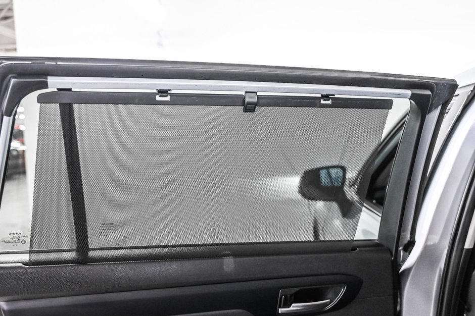 Toyota Highlander Hybrid XLE 2022-29