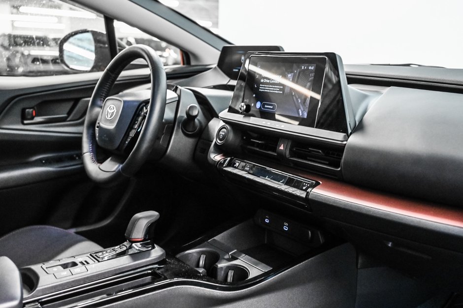 Toyota Prius Plug-In Hybrid SE 2025-23