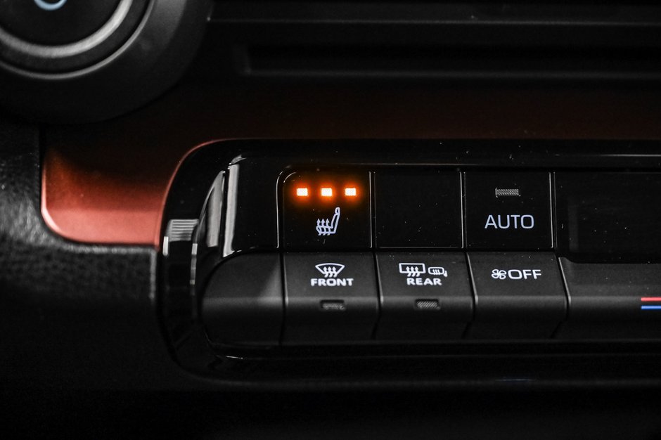 Toyota Prius Plug-In Hybrid SE 2025-16