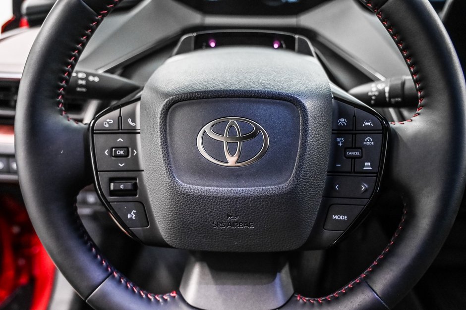 Toyota Prius Plug-In Hybrid SE 2025-11