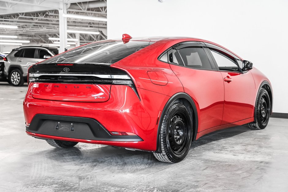 Toyota Prius Plug-In Hybrid SE 2025-5