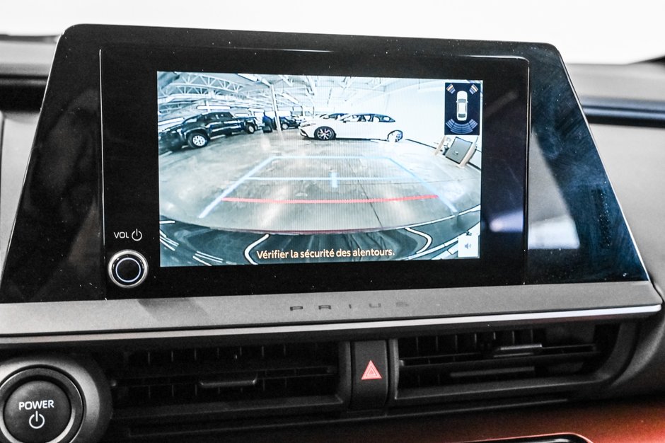 Toyota Prius Plug-In Hybrid SE 2025-19