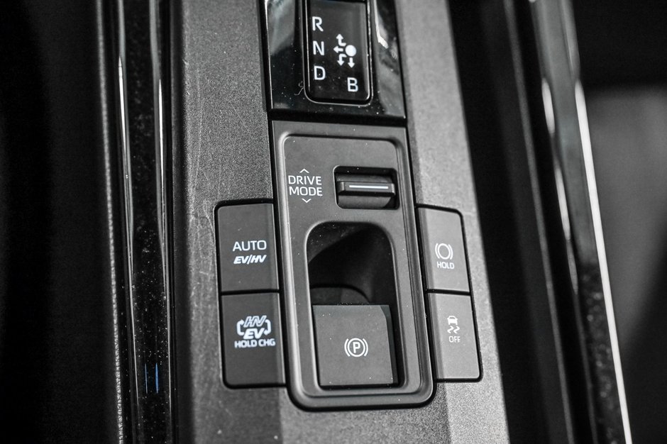 Toyota Prius Plug-In Hybrid SE 2025-14