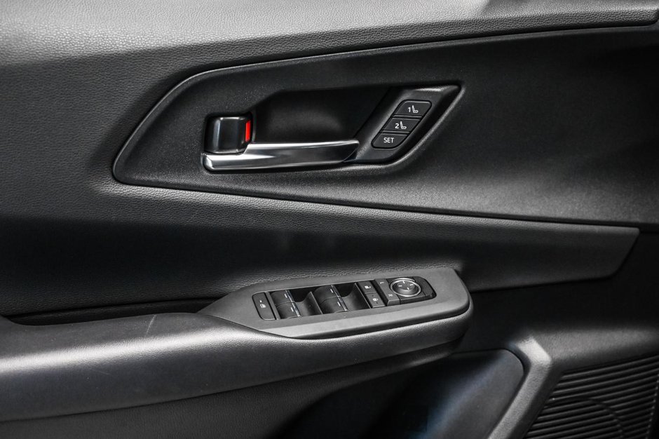 Toyota Prius Prime XSE Premium 2024-13