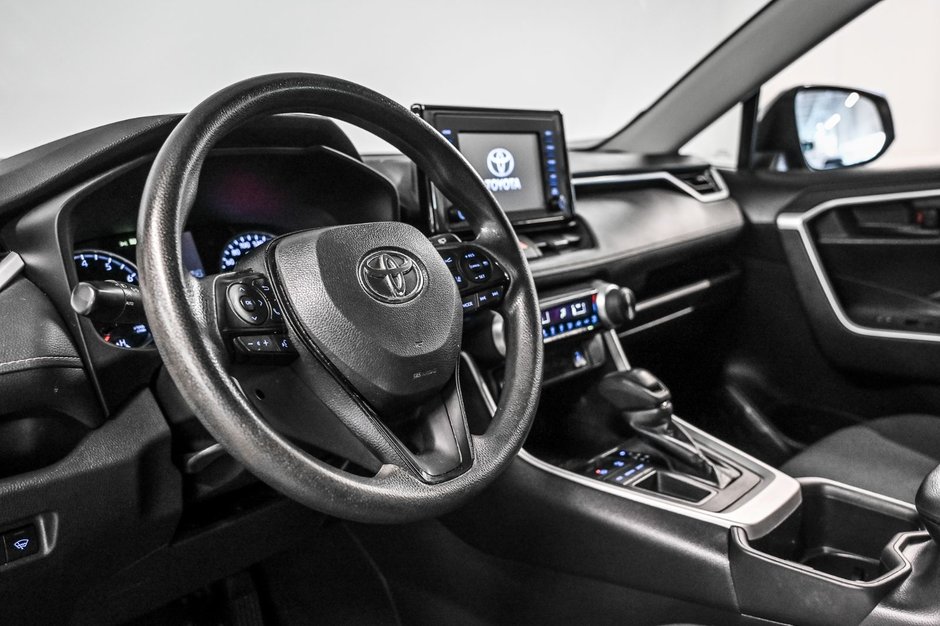 2022 Toyota RAV4 LE-8