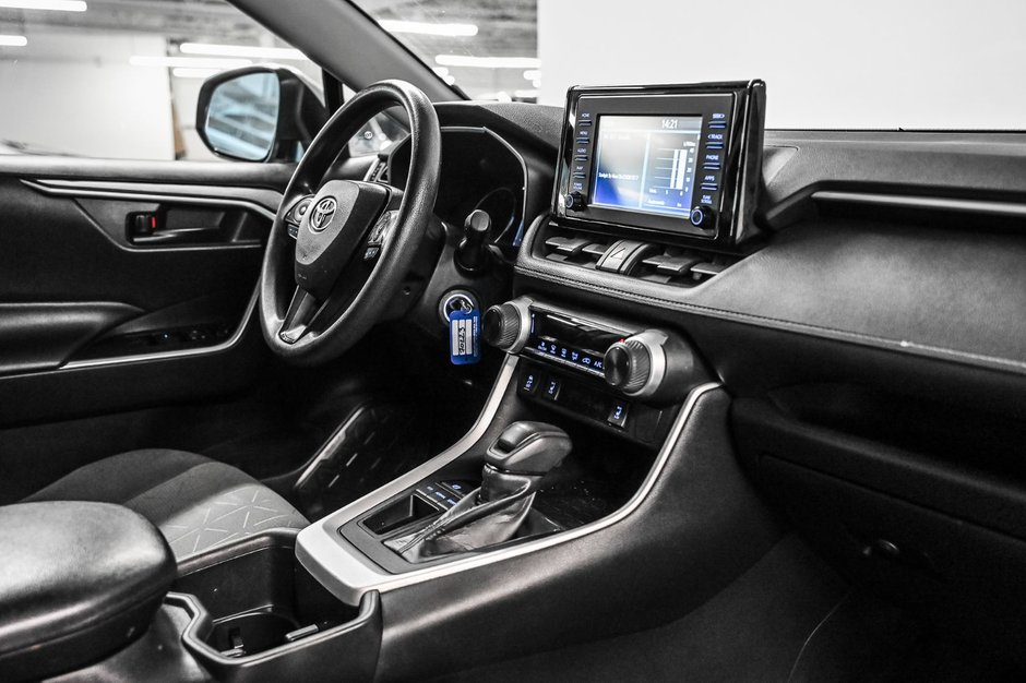 2022 Toyota RAV4 LE-20