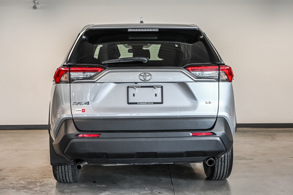 2022 Toyota RAV4 LE-4