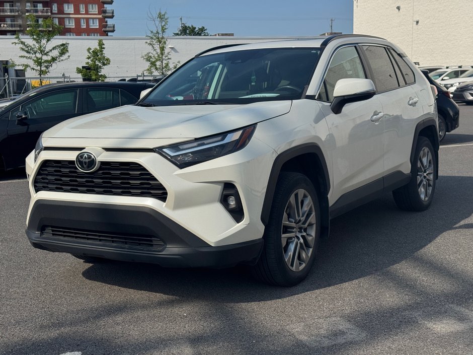 2022 Toyota RAV4 XLE-0
