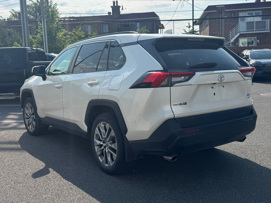 2022 Toyota RAV4 XLE-3