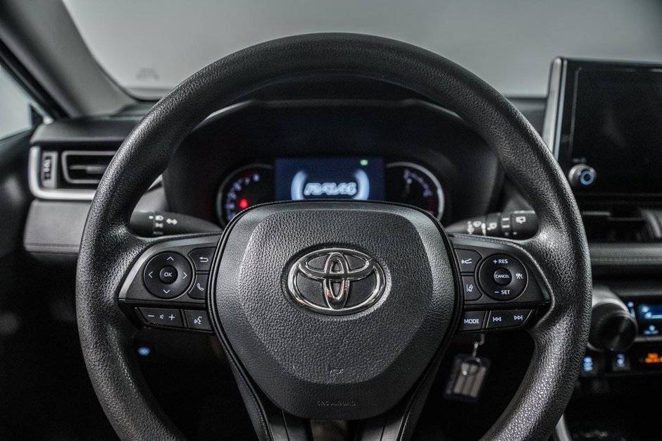 Toyota RAV4 LE 2023-15