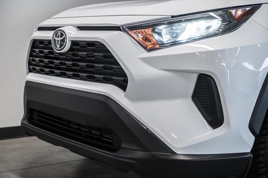 Toyota RAV4 LE 2023-2