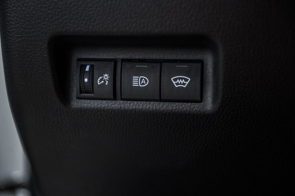 Toyota RAV4 LE 2023-14