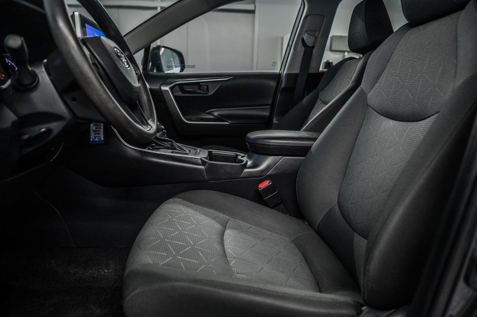 Toyota RAV4 LE 2023-12