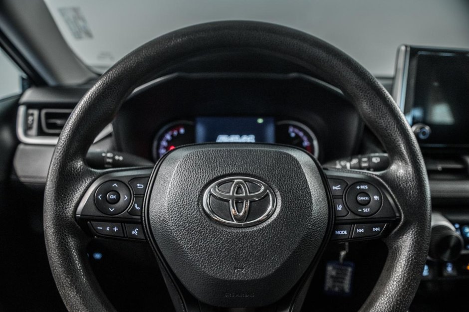 Toyota RAV4 LE 2023-15