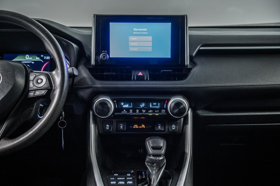 Toyota RAV4 LE 2023-27