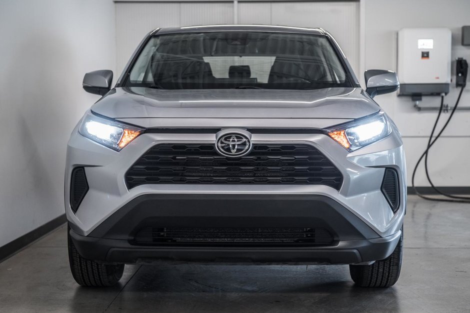 Toyota RAV4 LE 2023-1