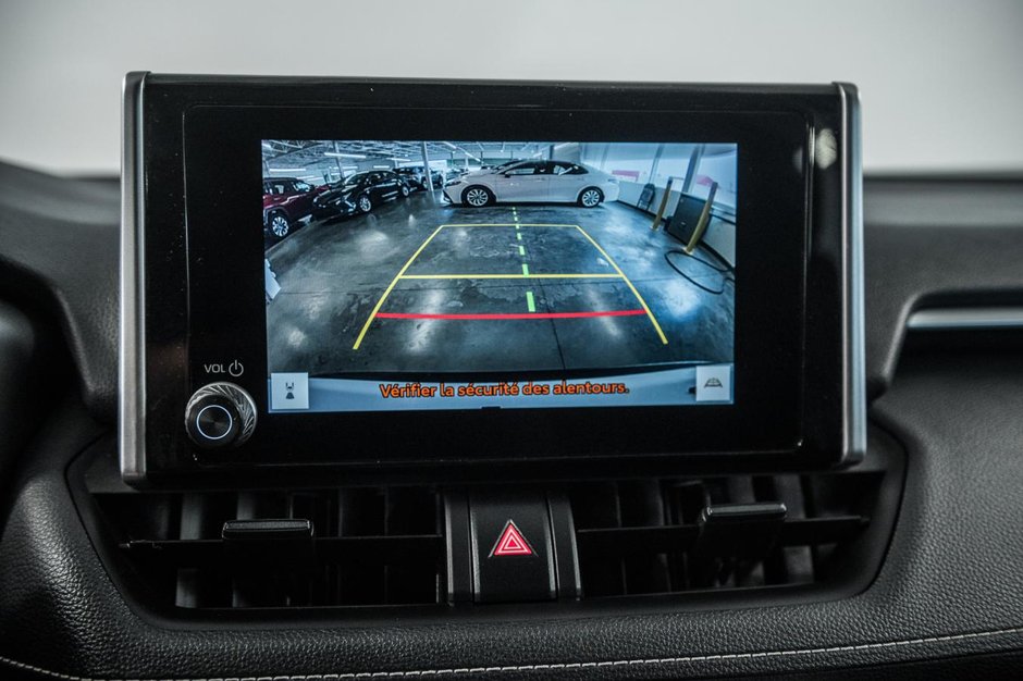 Toyota RAV4 LE 2023-18