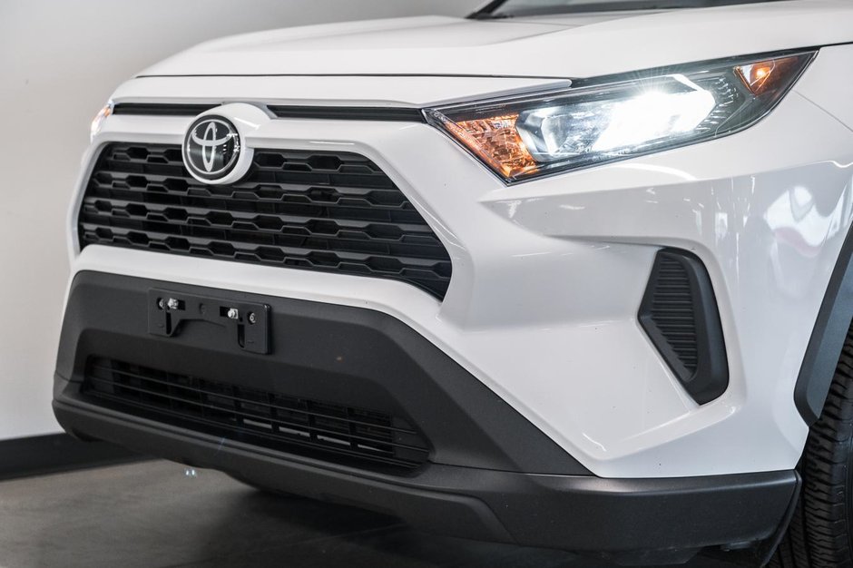 2023 Toyota RAV4 LE-2