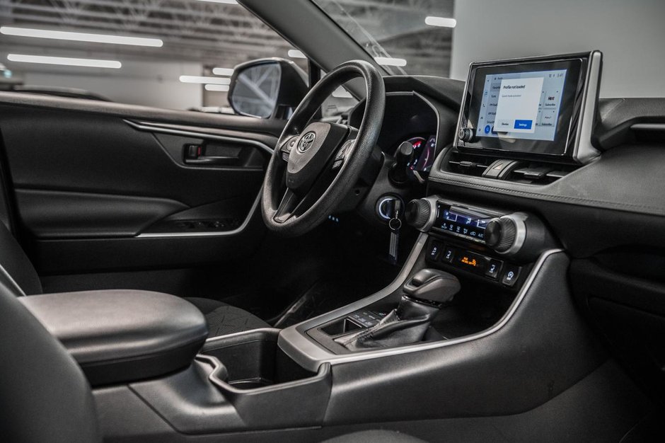 2023 Toyota RAV4 LE-27