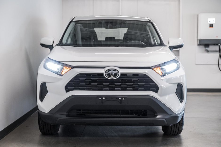 2023 Toyota RAV4 LE-1