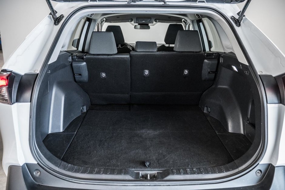 2023 Toyota RAV4 LE-10