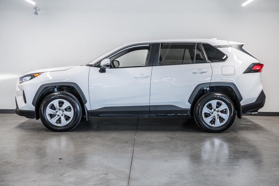 2023 Toyota RAV4 LE-4