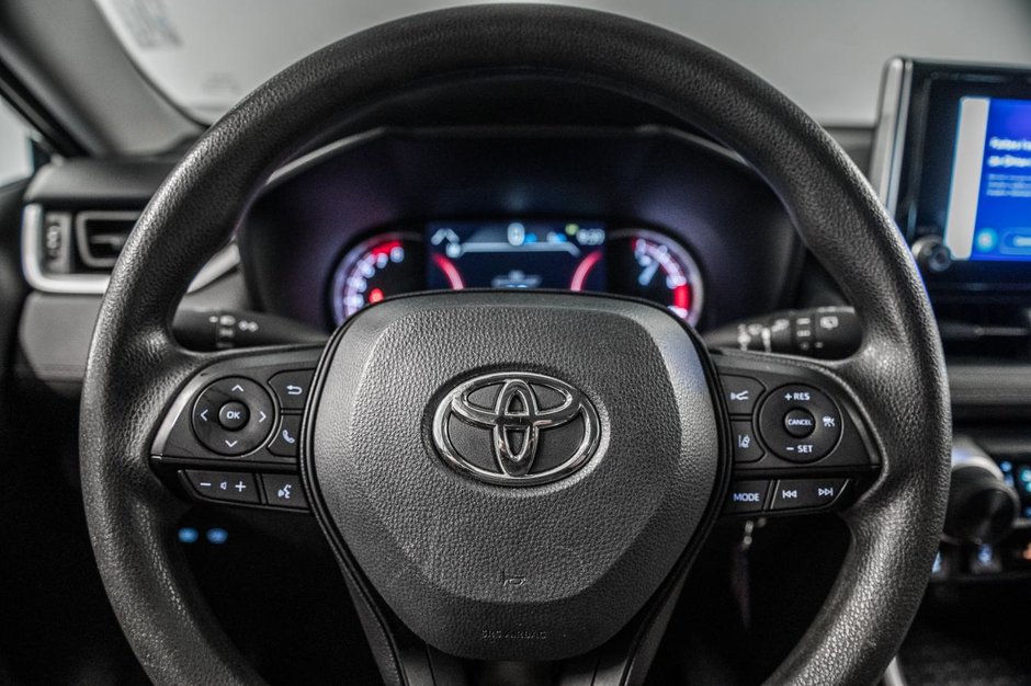 Toyota RAV4 LE 2023-15