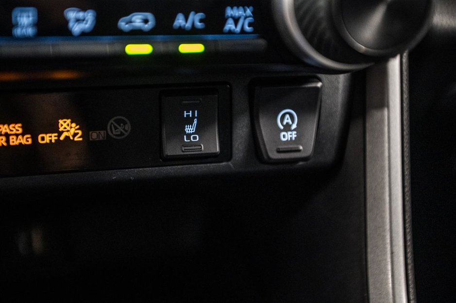 Toyota RAV4 LE 2023-22