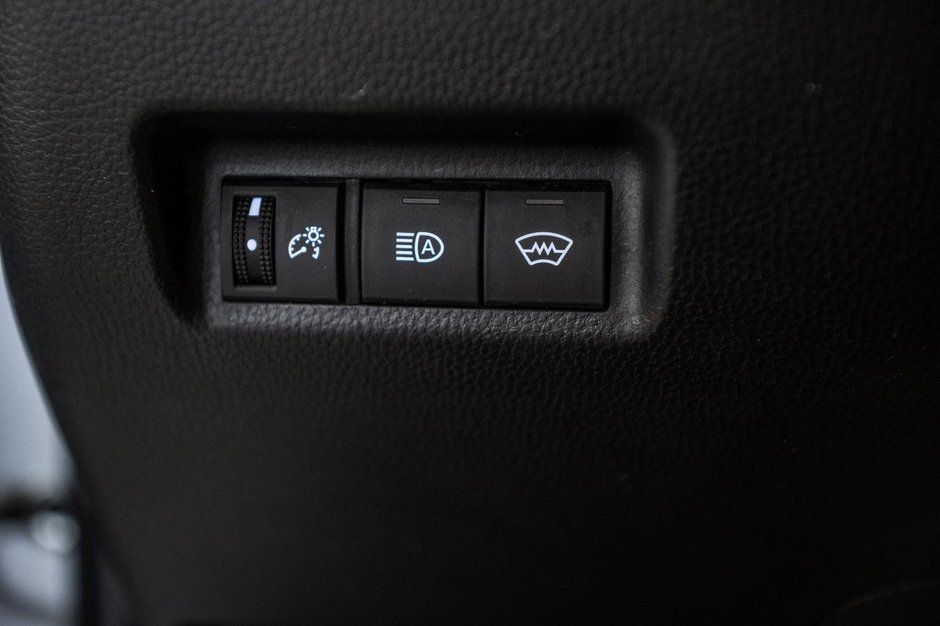 Toyota RAV4 LE 2023-14