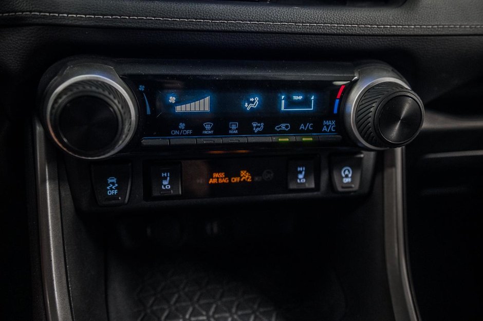 Toyota RAV4 LE 2023-19