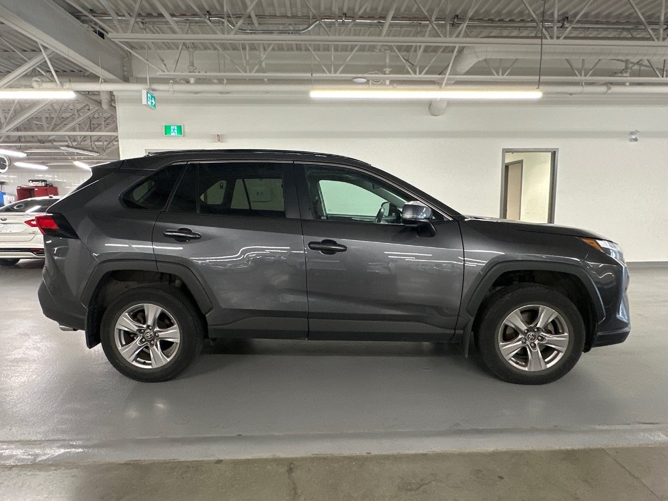 2023 Toyota RAV4 XLE-8