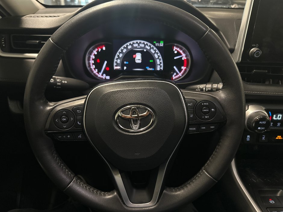 2023 Toyota RAV4 XLE-11