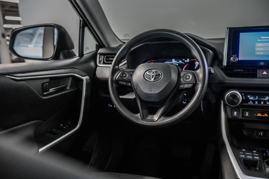 Toyota RAV4 LE 2024-26