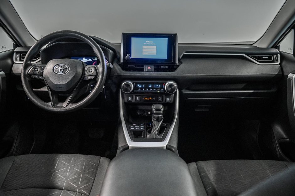 Toyota RAV4 LE 2024-25