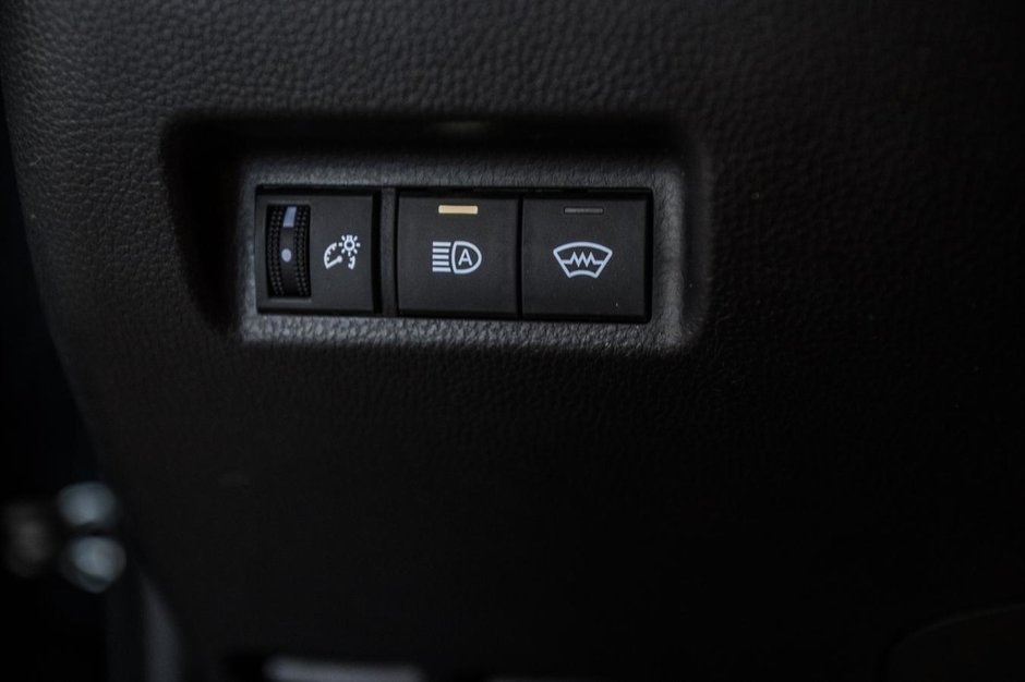 Toyota RAV4 LE 2024-14