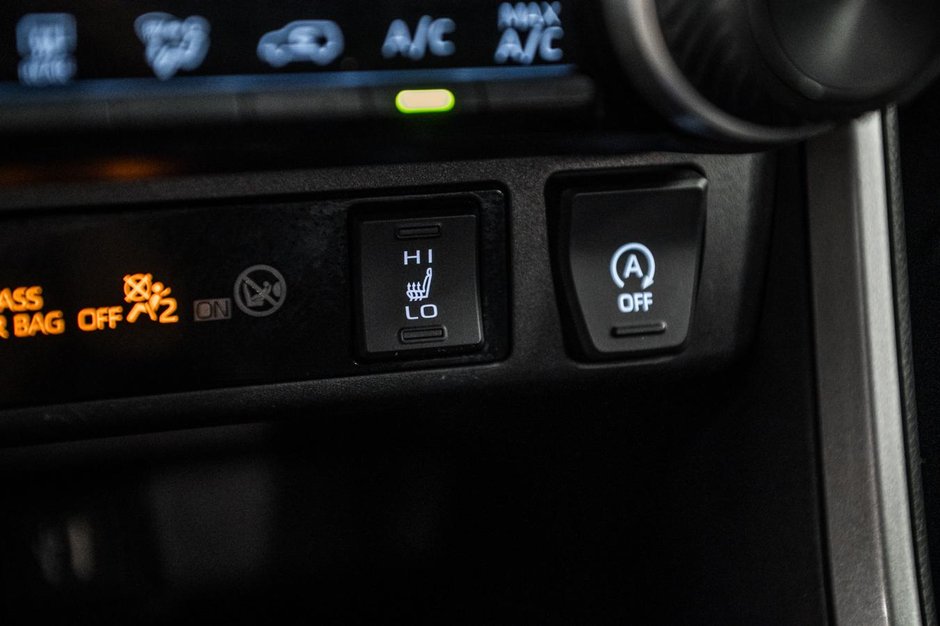 Toyota RAV4 LE 2024-21