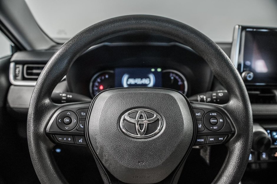 Toyota RAV4 LE 2024-15