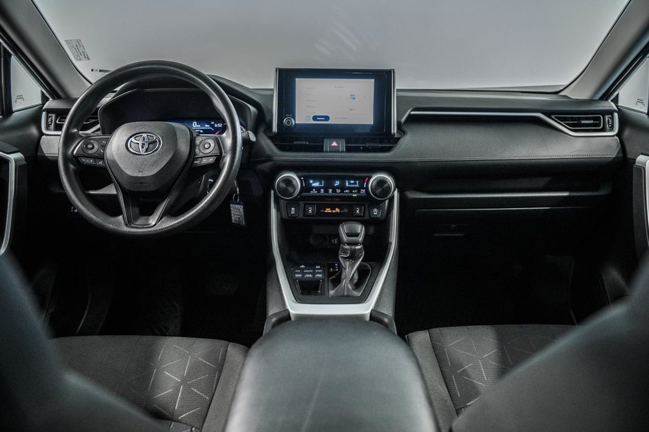 Toyota RAV4 LE 2024-25