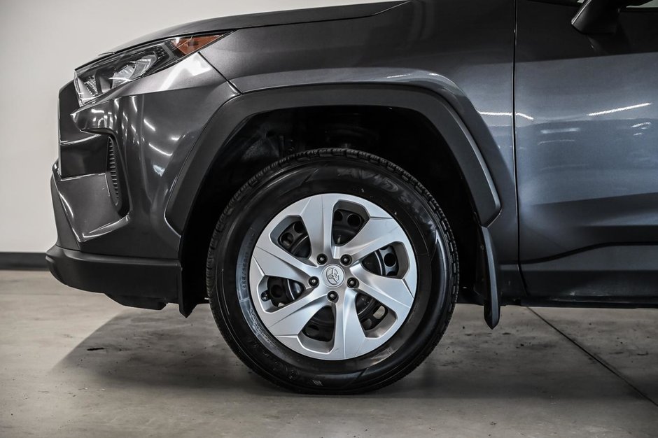 Toyota RAV4 LE 2024-2